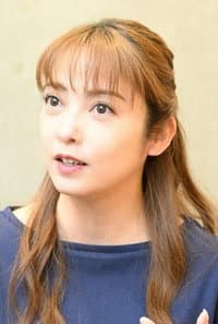 中山エミリ